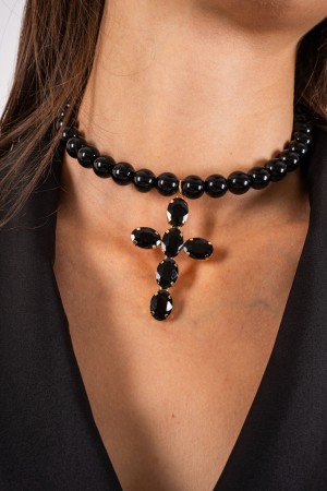 Collana Giada con perle colorate e maxi croce  Collana Giada con perle colorate e maxi croce  Collana Giada con perle colorat...