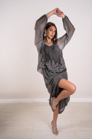 vestido de seda largo monica con bordado y lentejuelas Vestido de monica de seda larga con bordado y lentejuelas Larga Monica Ve