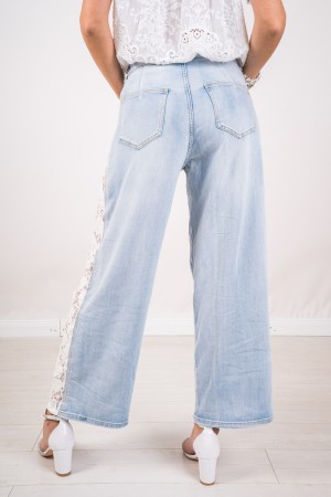 Jeans Larissa avec bandes de dentelle de dentelle Larissa avec des bandes latérales de dentelle Larissa Jeans avec des bandes la