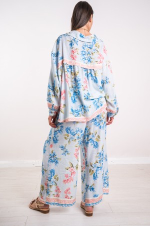 Coordinato Bridgerton in lino camicia e pantalone fantasia fiori  Coordinato Bridgerton in lino camicia e pantalone fantasia ...