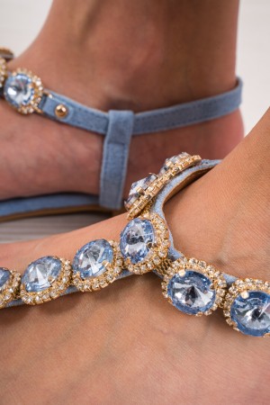 Flip-flops celestial y flip-flamps coloridos chanclas celestiales y chanclas coloridas y piedras coloreadas