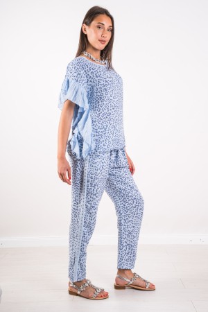 Coordinato Savana Animalier in lino con dettaglio rouches Coordinato Savana Animalier in lino con dettaglio rouches Coordinat...