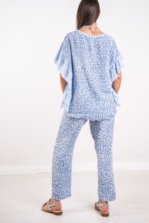 Coordinato Savana Animalier in lino con dettaglio rouches Coordinato Savana Animalier in lino con dettaglio rouches Coordinat...