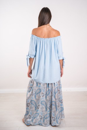 Blusa María con escote en barco y escamas en las mangas Blusa Mary con un escote en barco y escamas en las mangas Blusa Mary con