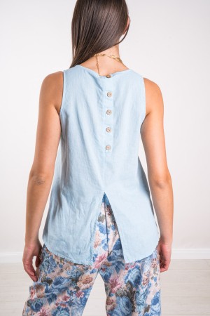 Leinen-Tanktop mit hinteren Tasten Leinentankoberteile mit hinteren Tasten. Leinen-Tanktop mit hinteren Knöpfen