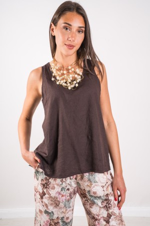 Linen tank top with rear buttons Linen tank top with rear buttons. Linen tank top with rear buttons