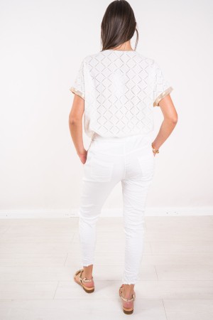 LUCY WHITE PANTS WITH BUTTONS JEWEL PANTS LUCY WHITE WITH JEWEL BOTTONS LUCY WHITE PANTS WITH JEWEL BUTTONS
