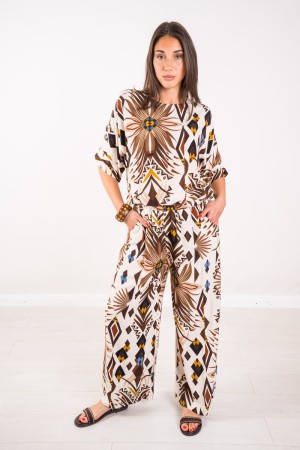 Klimt coordinated with geometric print and coordinated Klimt florer with geometric print and coordinated Klimt florer with Stam 