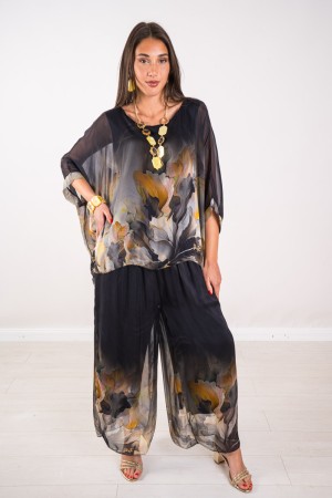 Ariel koordiniert mit Meerdruck- und Blumen-koordinierten Ariel mit Meerdruck- und Blumen-koordinierten Ariel mit Drucken ...