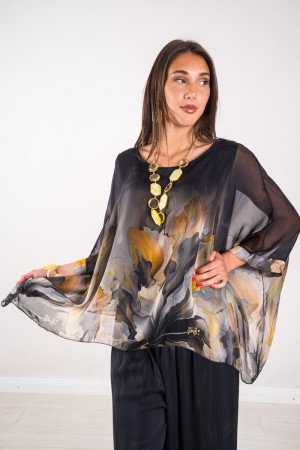 Ariel koordiniert mit Meerdruck- und Blumen-koordinierten Ariel mit Meerdruck- und Blumen-koordinierten Ariel mit Drucken ...