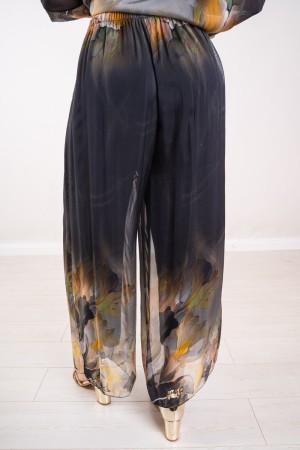 Ariel koordiniert mit Meerdruck- und Blumen-koordinierten Ariel mit Meerdruck- und Blumen-koordinierten Ariel mit Drucken ...