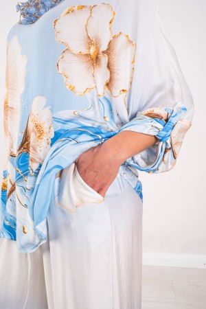 Coordinated Floria with Flowers Print and Gold Details Floria with Flowers Printing Flowers and Details Gold Coordinated Floria 