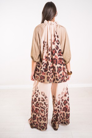 Coordinato Leopard blusa e pantalone  Coordinato Leopard blusa e pantalone  Coordinato Leopard blusa e pantalone