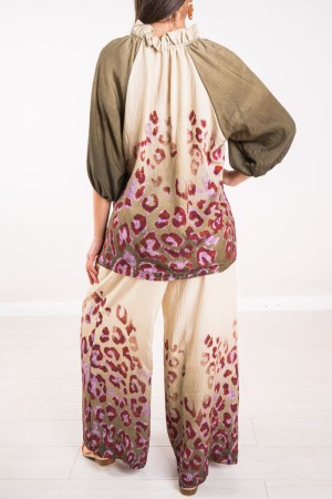 Koordinierte Leopard-Bluse und Leopard Blusa koordinierte Hosen und Leopard-Bluse koordinierte Hosen und Hosen