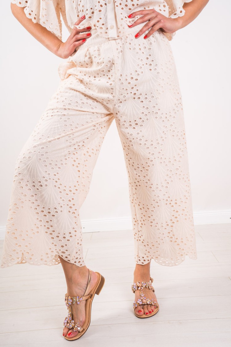 Pantalone Lory in pizzo macrame  Pantalone Lory in pizzo macrame  Pantalone Lory in pizzo macrame