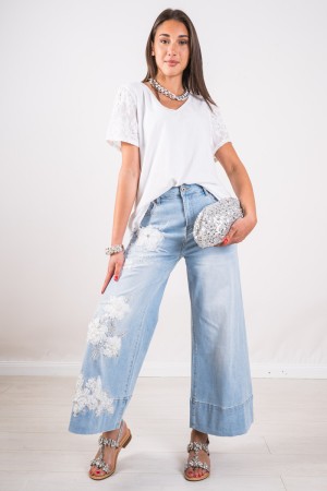 T-shirt Betty V-neck with embroidery and rear lace Betty V-neck t-shirt with embroidery and back lace T-shirt Betty ...