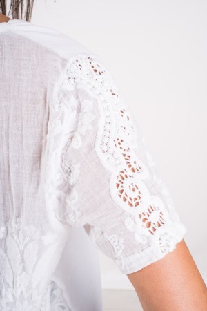 T-shirt Betty V-neck with embroidery and rear lace Betty V-neck t-shirt with embroidery and back lace T-shirt Betty ...