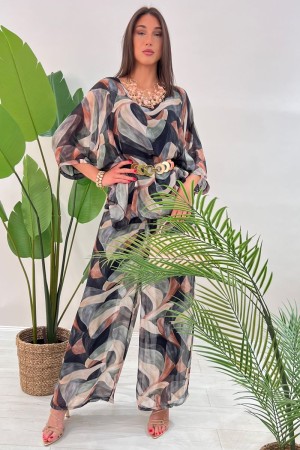 Koordiniertes Museum mit fantastischer Bluse und koordinierter Museumshose mit Fantasy-Bluse und koordinierter Museumhose mit ..