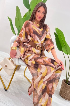 Museo coordinado con blusa de lujo y pantalones de museos coordinados con blusa de fantasía y pantalones de museos coordinados c