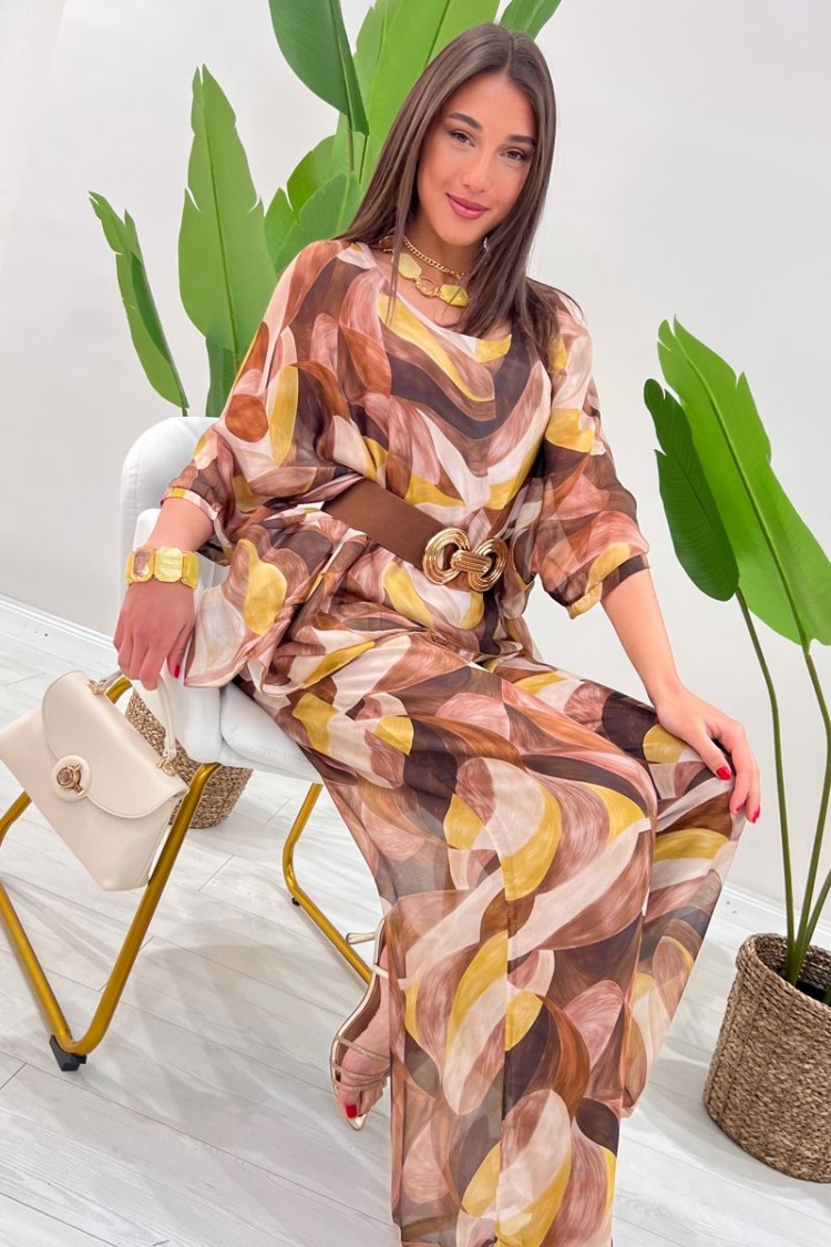 Museo coordinado con blusa de lujo y pantalones de museos coordinados con blusa de fantasía y pantalones de museos coordinados c