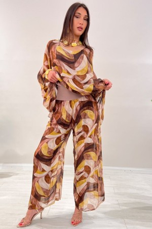 Musée coordonné avec blouse fantaisie et pantalon de musée coordonné avec chemisier fantastique et pantalon de musée coordonné a
