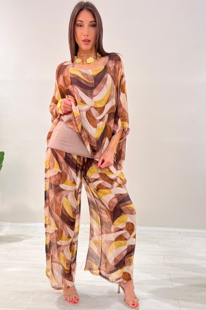 Koordiniertes Museum mit fantastischer Bluse und koordinierter Museumshose mit Fantasy-Bluse und koordinierter Museumhose mit ..