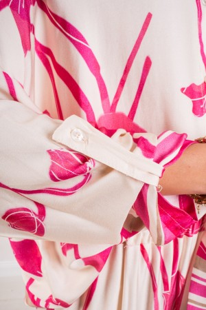 Coordinato Giglio camicia e pantalone con stampa fiore e righe sul fondo  Coordinato Giglio camicia e pantalone con stampa fi...