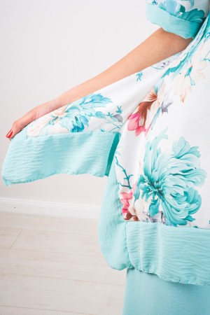 Coordinato Marisol blusa e pantalone con fantasia floreale Coordinato Marisol blusa e pantalone con fantasia floreale Coordin...