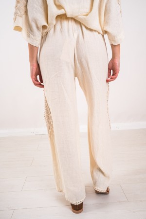 Coordinato Imperia blusa e pantalone con ricamo a vista  Coordinato Imperia blusa e pantalone con ricamo a vista  Coordinato ...