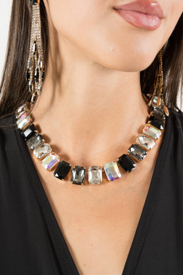 sandra necklace with square stones Jewel necklace Sandra with square stones Jewel necklace Sandra with square stones ...