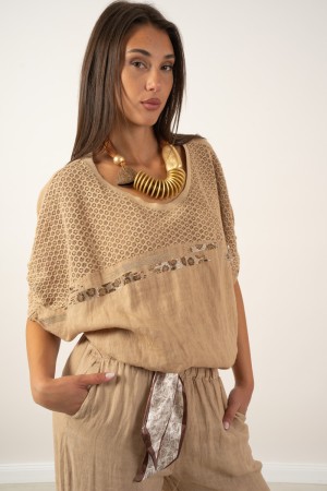 Coordinato Novella blusa e pantalone con inserti pizzo e piccoli strass  Coordinato Novella blusa e pantalone con inserti piz...