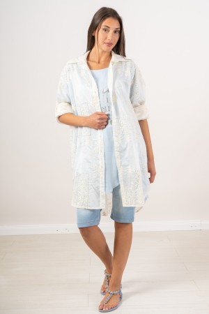 camicia chemisier chiara con lavorazioni simil pizzo  camicia chemisier chiara con lavorazioni simil pizzo  camicia chemisier...