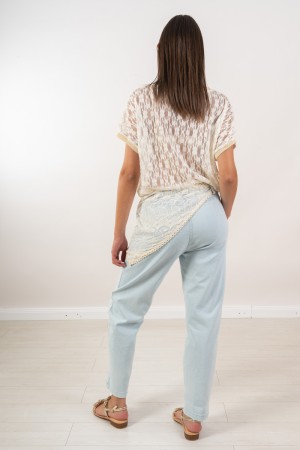 bandana Jeans mit Detail auf SPITE SIDE BANDANA-Jeans mit Detail auf Spitzenseite Bandana Jeans mit Detail ...