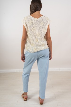 pantalone kikka simil jeans con cinta beige  pantalone kikka simil jeans con cinta beige  pantalone kikka simil jeans con cin...