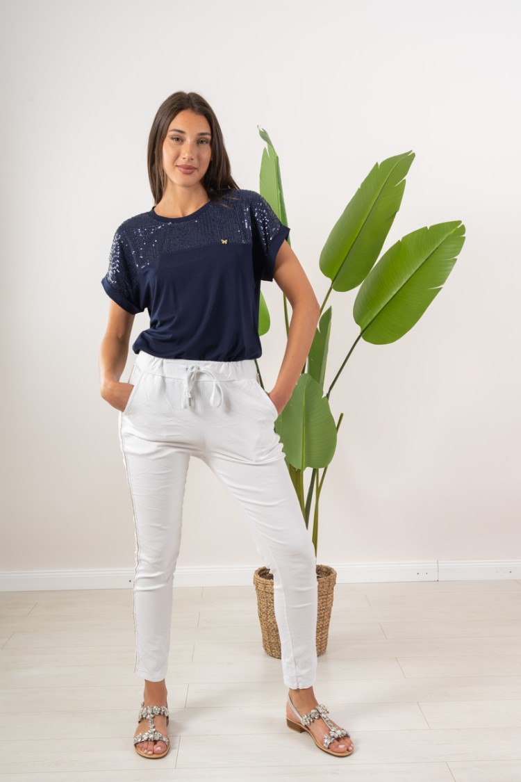Ester-T-Shirt mit Pailletten-T-Shirtester mit Pailletten-T-Shirtester mit Pailletten