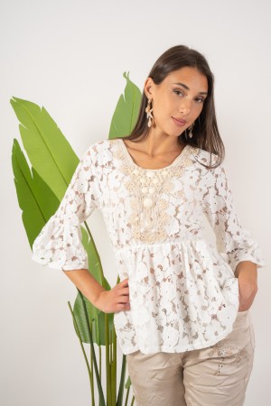 camicia masha in pizzo con dettaglio pietre  camicia masha in pizzo con dettaglio pietre  camicia masha in pizzo con dettagli...