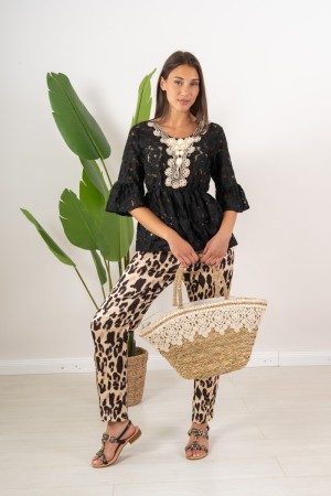 camisa de encaje de Masha con piedras detalladas Masha Shirt en Lace con piedras de detalle Masha Shirts en Lace con detalles ..