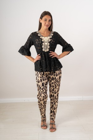 masha lace shirt with detail stones Masha shirt in lace with detail stones Masha shirt in lace with details ...