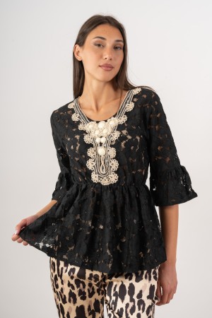 camicia masha in pizzo con dettaglio pietre  camicia masha in pizzo con dettaglio pietre  camicia masha in pizzo con dettagli...