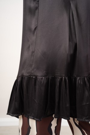 tannda Tannda au col en V en V dans le réservoir de viscose TOP TOP MERINDA V-COL GOLD EN VISCOSE TALK TOP MERINDA V-COU OR ...
