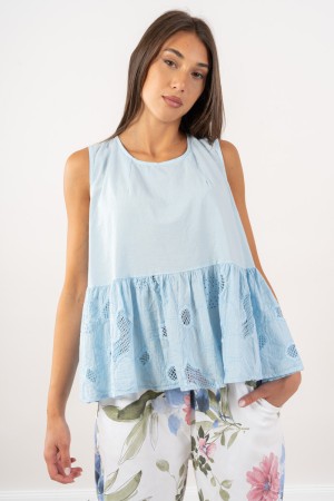 milla Tank Top avec décorations et sauts en bas. Milla Tank Top avec décorations et sauts en bas. Milla Tank Top avec décoration