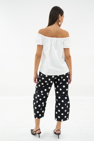 Bluse-Orchidee mit elastisch auf den Schultern Blusenorchidee mit elastisch auf den Schultern Bluse-Orchidee mit Gummiband an de
