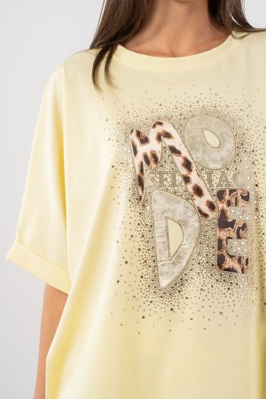 t-shirt over moda con stampa e strass t-shirt over moda con stampa e strass t-shirt over moda con stampa e strass