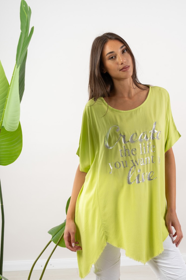 t-shirt Rosaria Curvy avec strass et front écrit Rosaria Curvy T-shirt avec strass et front écrit Rosaria T-shirt ...