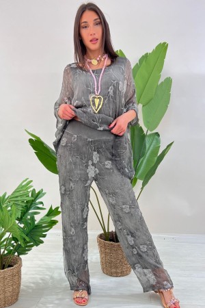 Coordinato Teresa con ricami fiori strass tono su tono Coordinato Teresa con ricami fiori strass tono su tono Coordinato Tere...