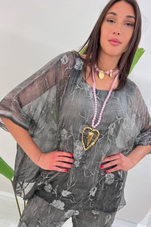 Coordinato Teresa con ricami fiori strass tono su tono Coordinato Teresa con ricami fiori strass tono su tono Coordinato Tere...