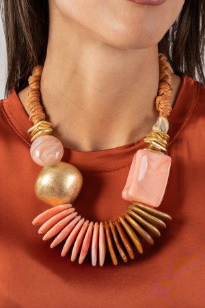 collier Benny avec maxi Stones Benny Collier avec Maxi Stones Collier Benny avec Maxi Stones