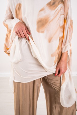 Coordinato Marocco con stampa floreale e pantalone tinta unita Coordinato Marocco con stampa floreale e pantalone tinta unita...