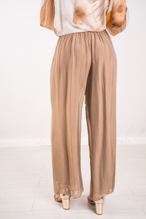 Coordinato Marocco con stampa floreale e pantalone tinta unita Coordinato Marocco con stampa floreale e pantalone tinta unita...