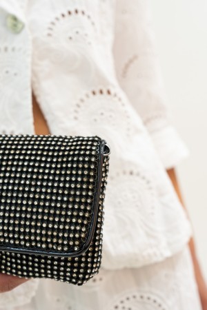 Rectangular Lola Clutch With Brilliant Light Closing Cuff Cushion Clutches Rectangular Lola with Brillianti Closure B ... \ t.